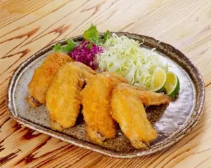 THƠM NGON GIÒN TAN VỚI CÁNH GÀ CHIÊN XÙ