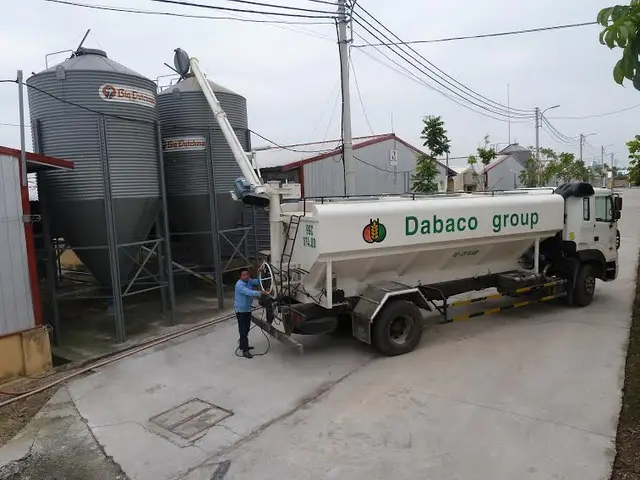 Xe chuyên dụng vận chuyển thức ăn