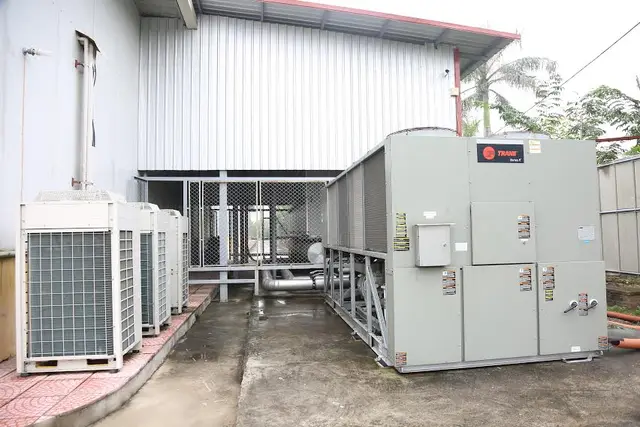 Thiết bị nén khí (Tại Nhà máy sản xuất con giống gia cầm DABACO 4)