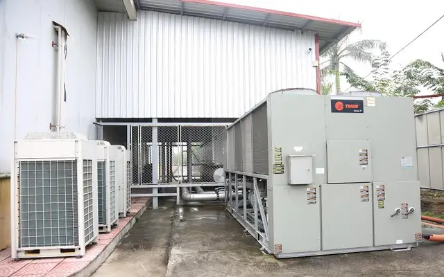 Thiết bị nén khí (Tại Nhà máy sản xuất con giống gia cầm DABACO 4)