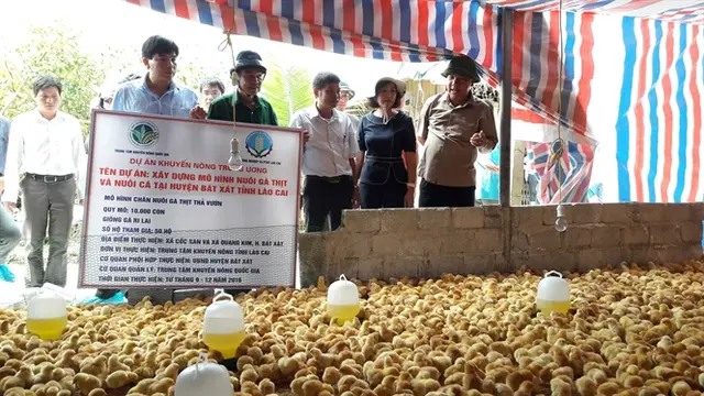 Đồng hành với người dân vùng lũ