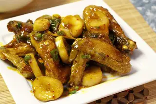 Cánh gà rim nấm