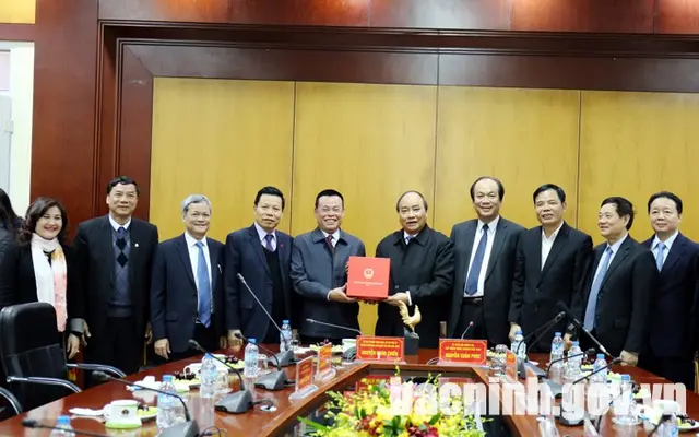 Thủ tướng Nguyễn Xuân Phúc thăm một số doanh nghiệp tiêu biểu trên địa bàn tỉnh Bắc Ninh
