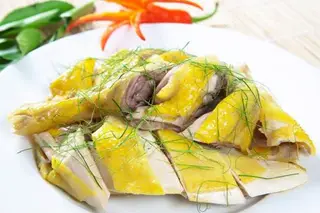 Thịt gà không chỉ là món ăn quen thuộc trong bàn tiệc mà còn có tác dụng trị bách bệnh