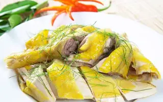 Thịt gà không chỉ là món ăn quen thuộc trong bàn tiệc mà còn có tác dụng trị bách bệnh
