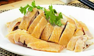 Ăn thịt gà trống hay gà mái tốt hơn?