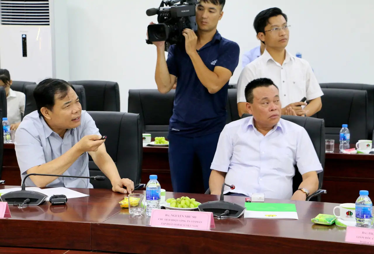 Đoàn công tác của Bộ trưởng Bộ Nông nghiệp và Phát triển nông thôn thăm và làm việc tại Công ty TNHH Dabaco Tuyên Quang.