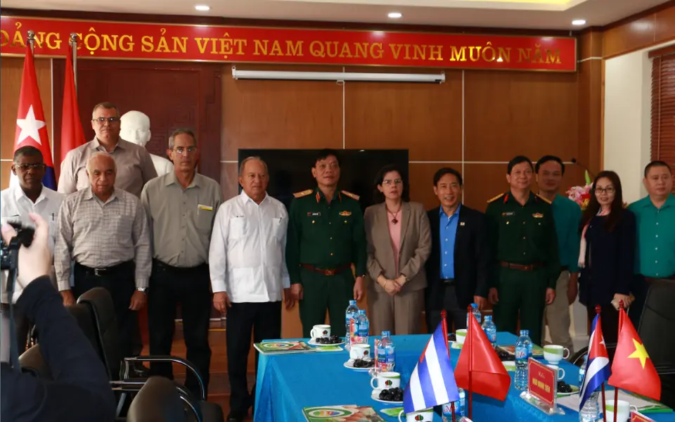 Đoàn công tác Cu Ba thăm làm việc tại Tập đoàn Dabaco