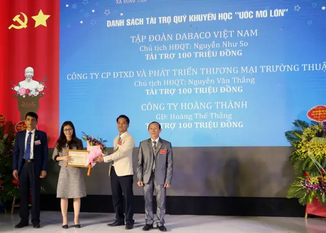 Tài trợ Quỹ khuyến học “Ước mơ lớn” của xã Đông Tiến, huyện Yên Phong, tỉnh Bắc Ninh