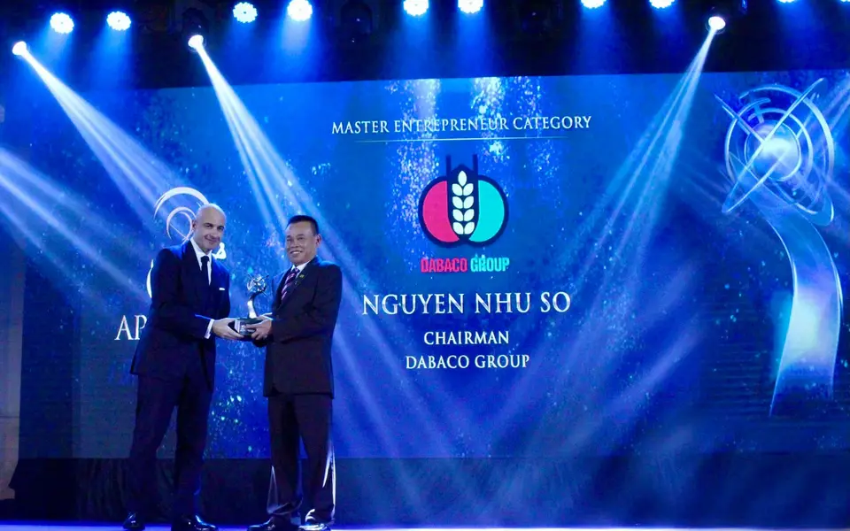 Anh hùng lao động - chủ tịch HĐQT Dabaco Group Nguyễn Như So nhận giải thưởng doanh nhân xuất sắc Châu Á Thái Bình Dương 2020