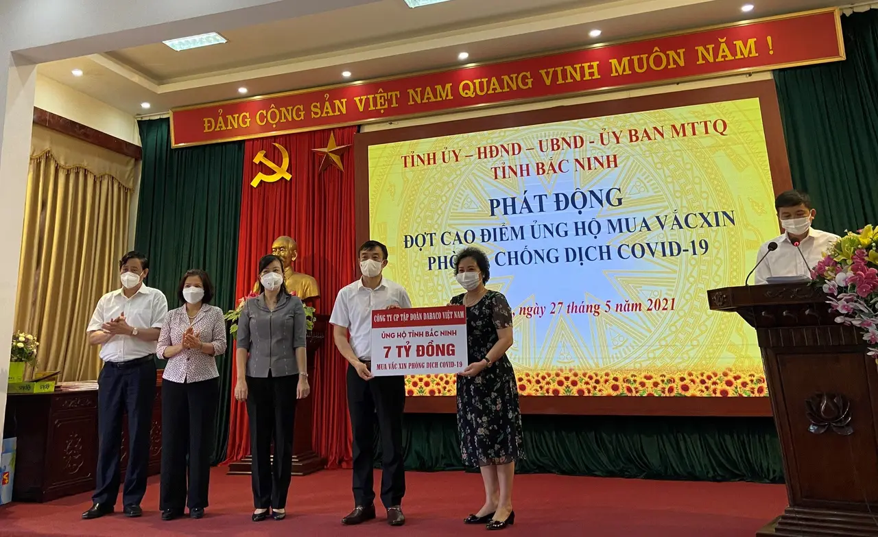Tập đoàn Dabaco Việt Nam ủng hộ tỉnh Bắc Ninh 7 tỷ đồng mua Vaccine phòng COVID-19
