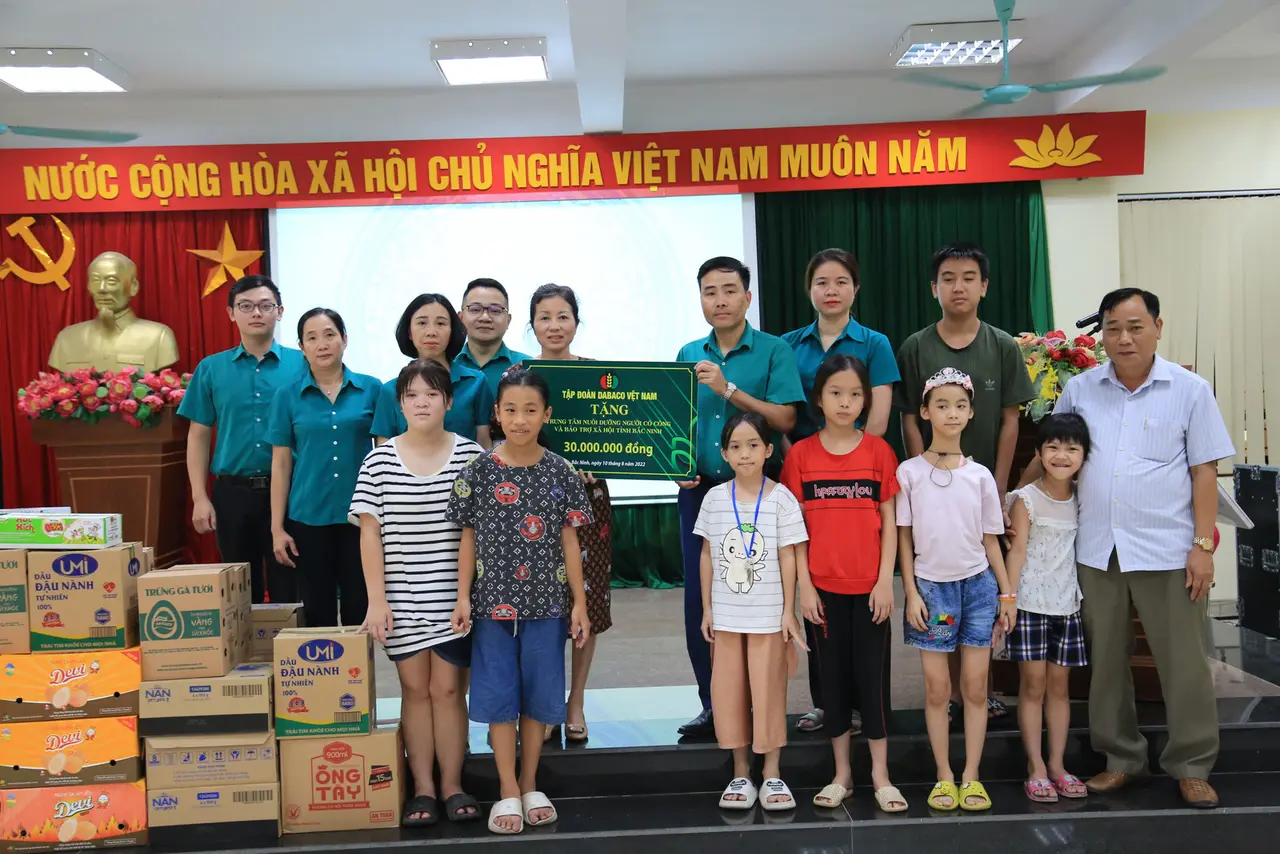 Dabaco Group thăm, tặng quà tại trung tâm nuôi dưỡng người có công và bảo trợ xã hội tỉnh và công nhân lao động có hoàn cảnh khó khăn