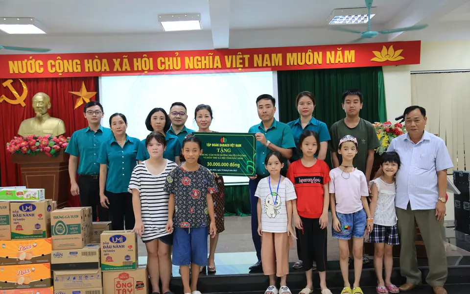 Dabaco Group thăm, tặng quà tại trung tâm nuôi dưỡng người có công và bảo trợ xã hội tỉnh và công nhân lao động có hoàn cảnh khó khăn